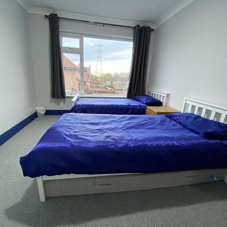 Harewood Lodge - Single And Double Rooms Self Serve Apartment King's Lynn Kültér fotó
